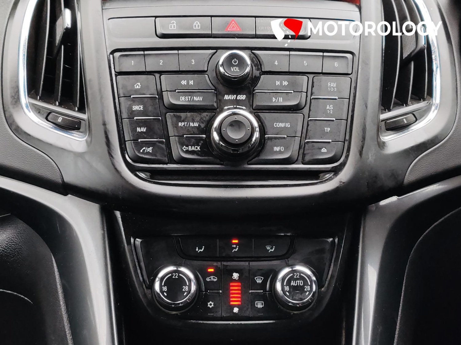 Used Vauxhall Zafira Tourer 2015 for sale - 76662895: Photo 31