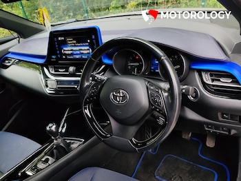 Used Toyota C-HR 2018 for sale - 78509057: Photo