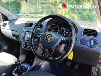 Used Volkswagen Polo 2016 for sale - 78762160: Photo
