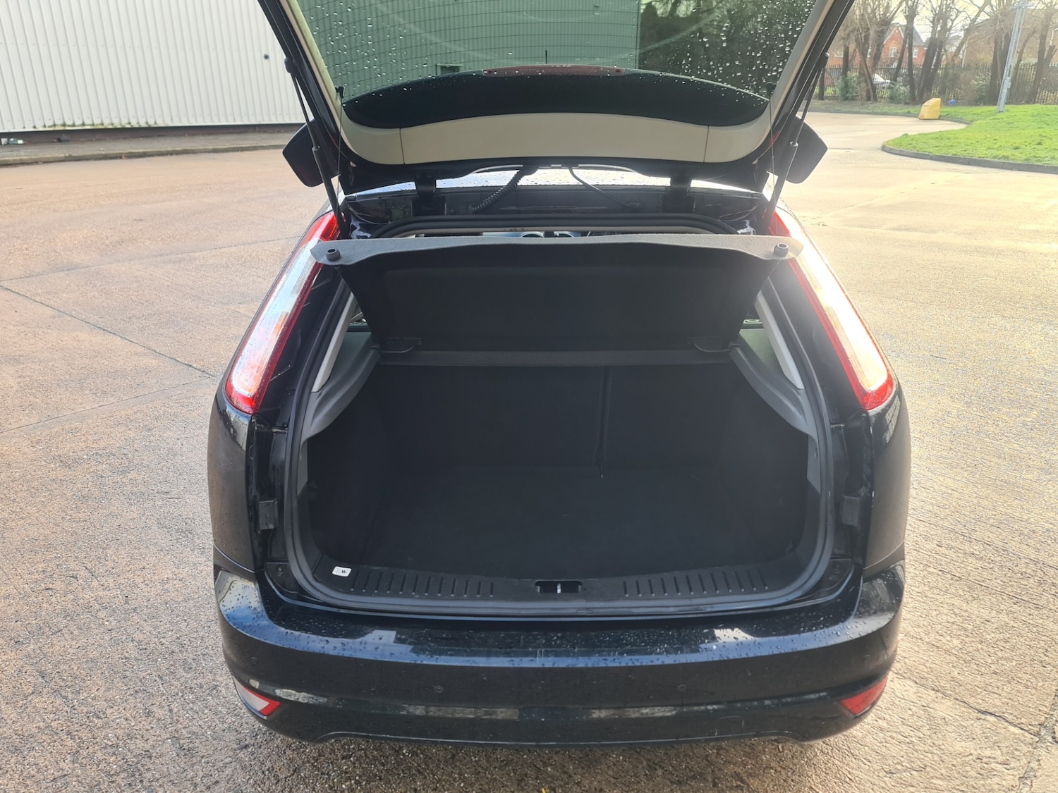 Used Ford Focus 2010 for sale - 77610639: Photo 14