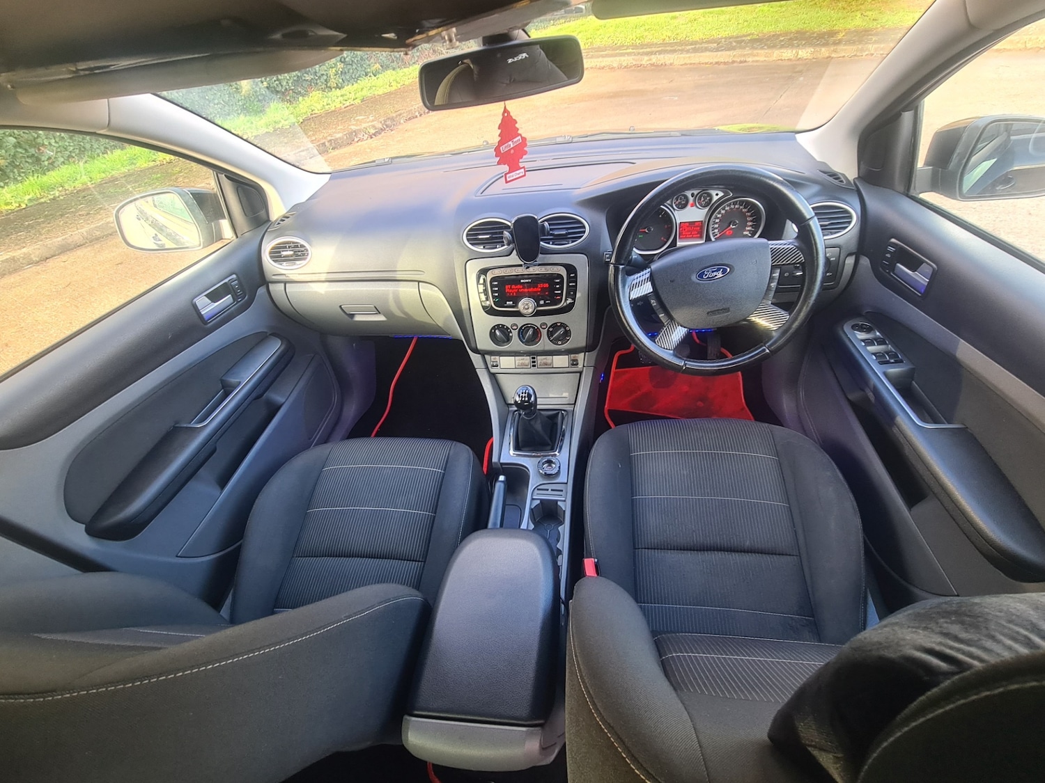 Used Ford Focus 2010 for sale - 77610639: Photo 21