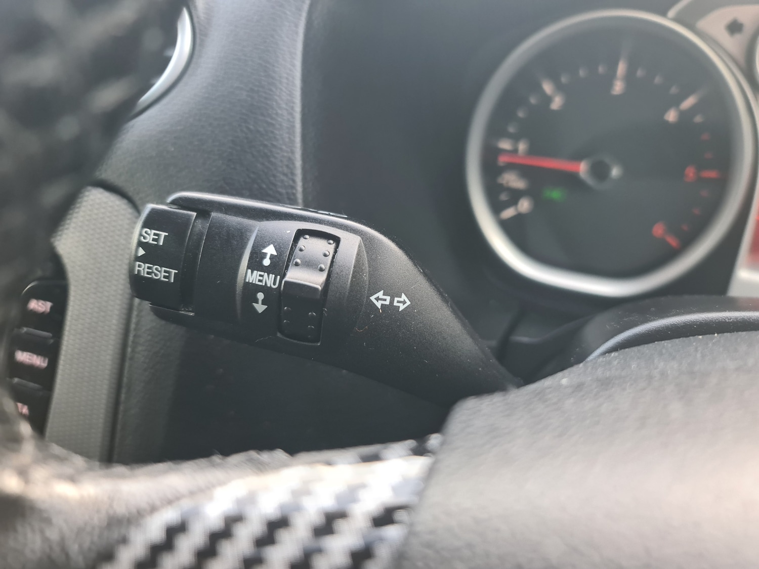 Used Ford Focus 2010 for sale - 77610639: Photo 4