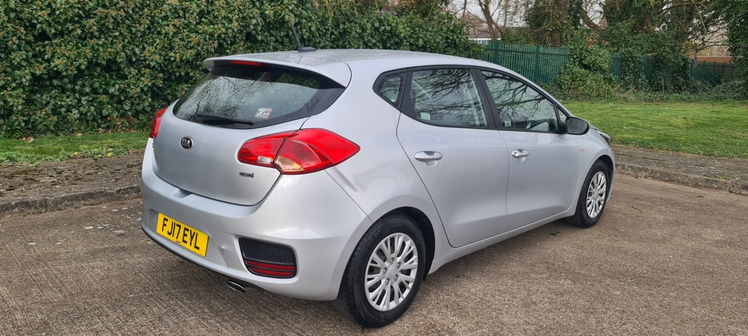 Used Kia Ceed 2017 for sale - 76299520: Photo 14
