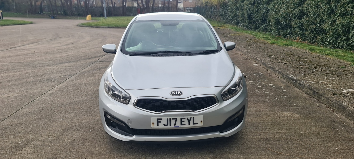 Used Kia Ceed 2017 for sale - 76299520: Photo 2