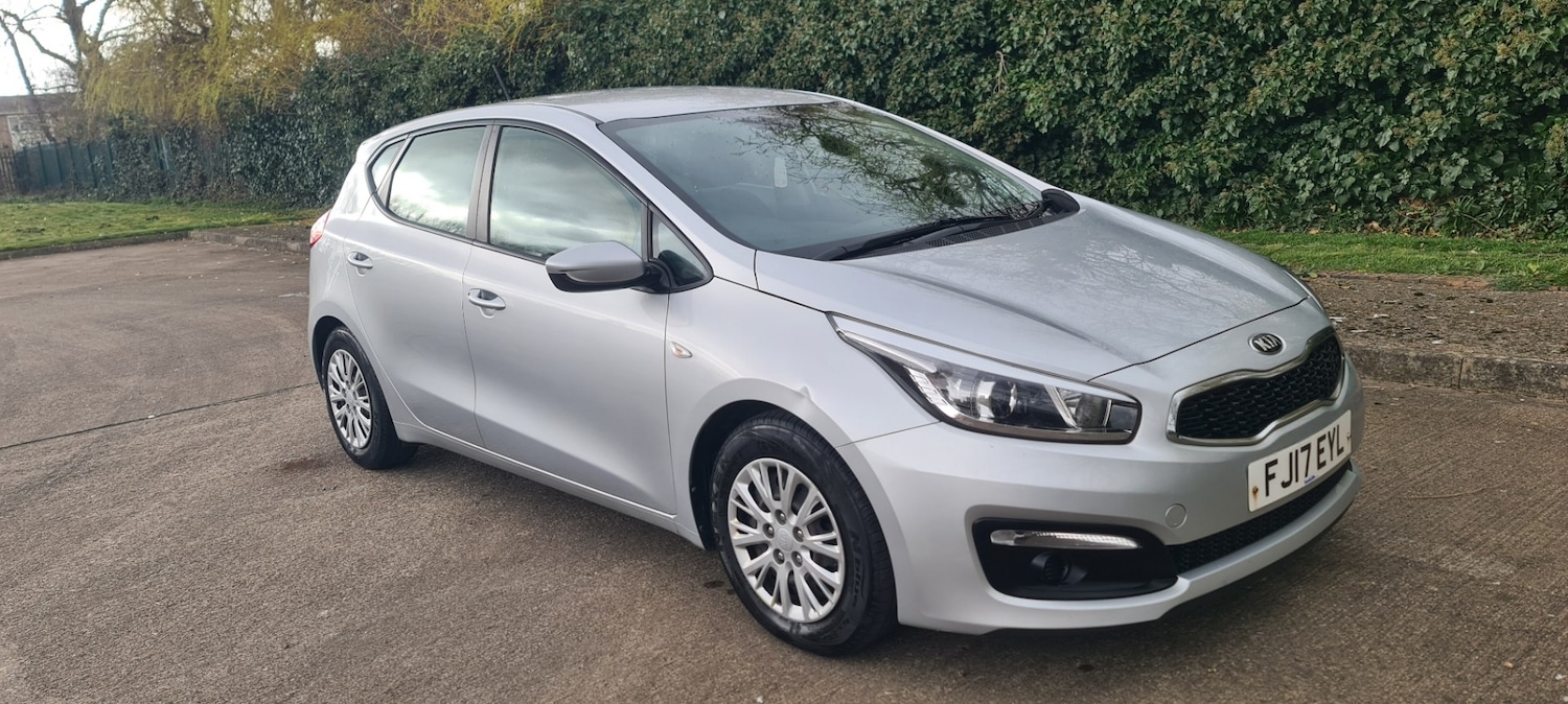 Used Kia Ceed 2017 for sale - 76299520: Photo 4