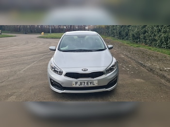 Used Kia Ceed 2017 for sale - 76299520: Photo