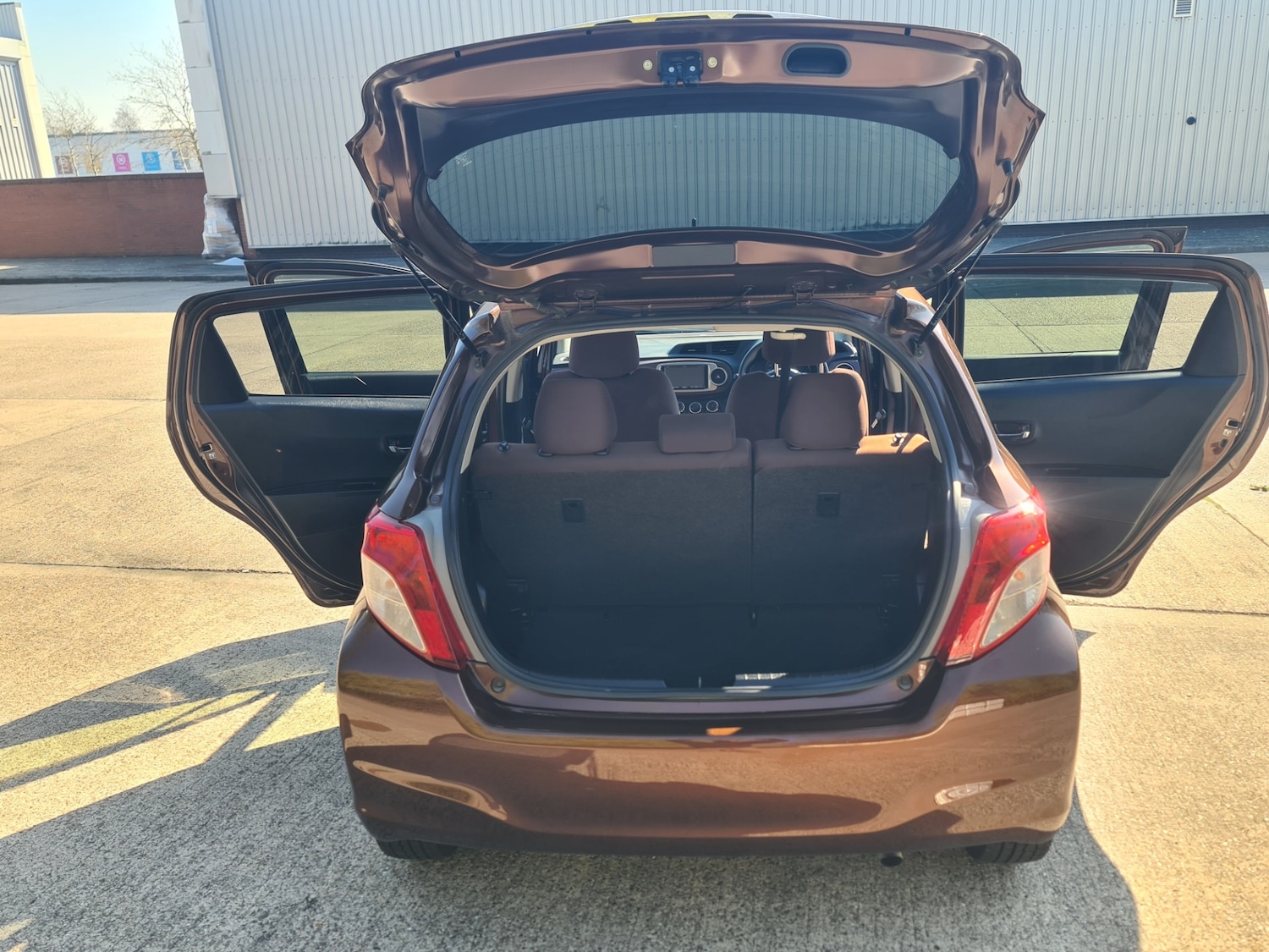 Used Toyota Yaris 2013 for sale - 77976889: Photo 15