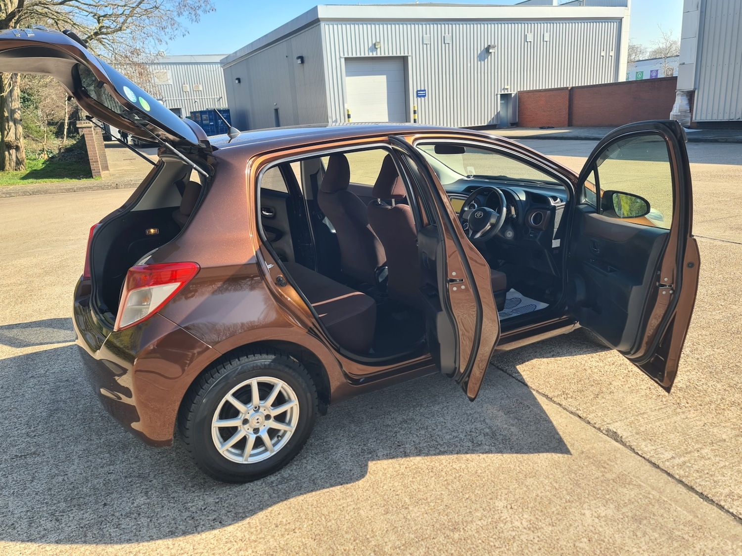 Used Toyota Yaris 2013 for sale - 77976889: Photo 18