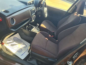 Used Toyota Yaris 2013 for sale - 77976889: Photo