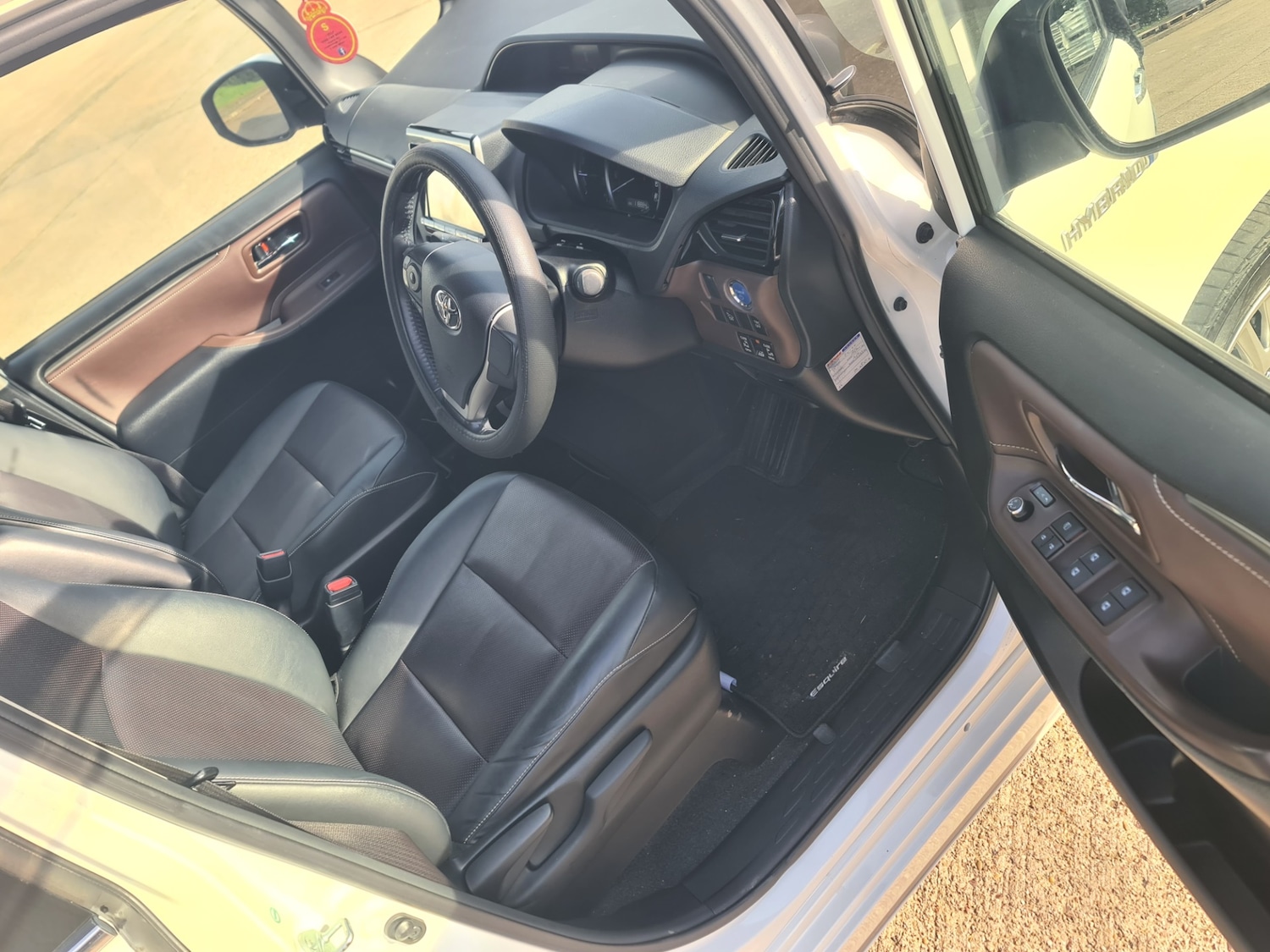 Used Toyota Noah 2015 for sale - 77158728: Photo 11