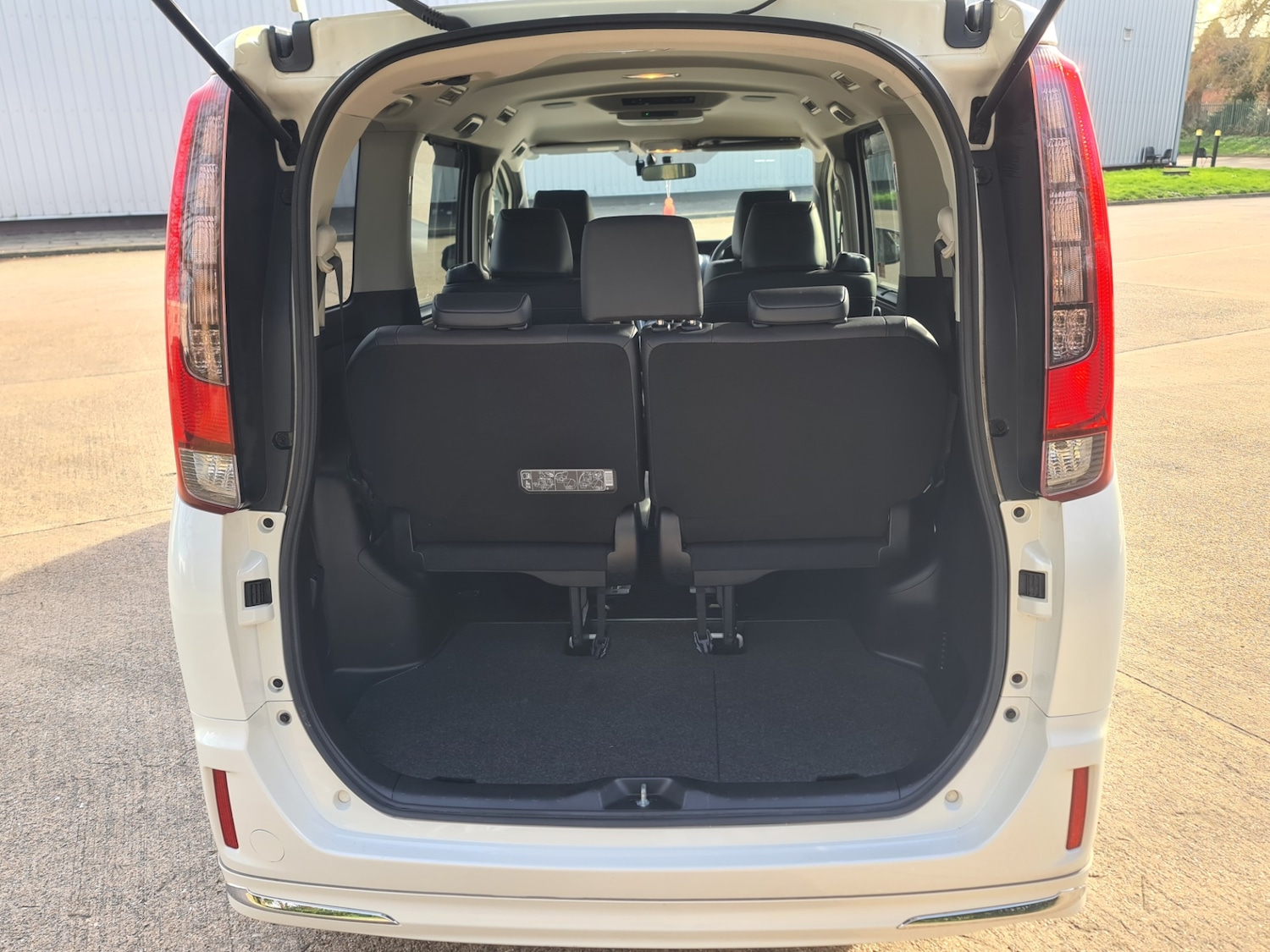 Used Toyota Noah 2015 for sale - 77158728: Photo 15