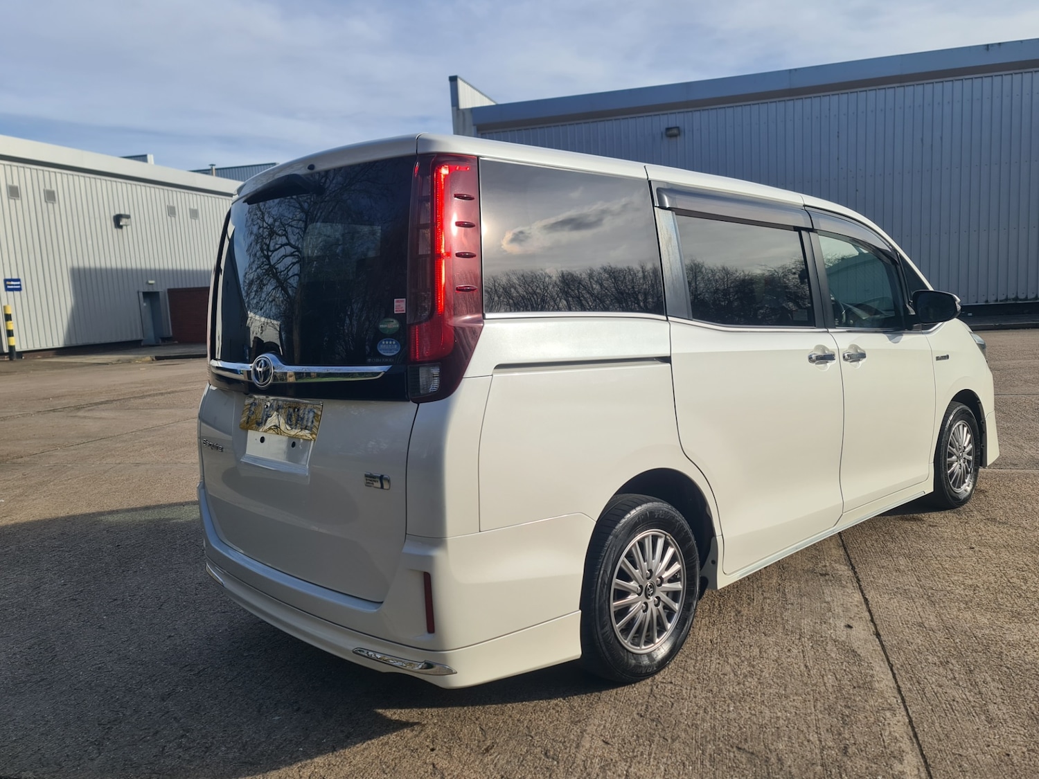 Used Toyota Noah 2015 for sale - 77158728: Photo 16