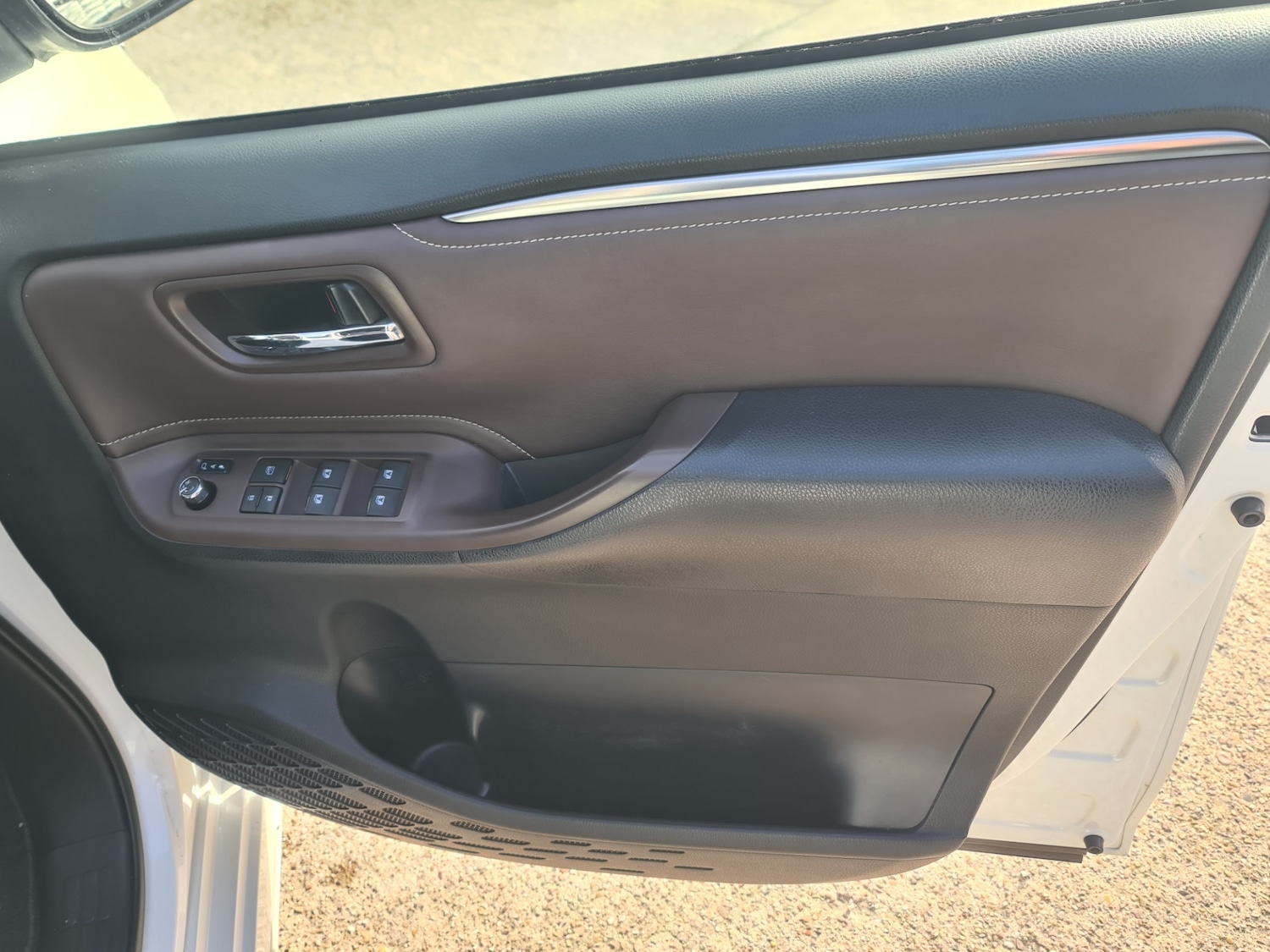 Used Toyota Noah 2015 for sale - 77158728: Photo 24