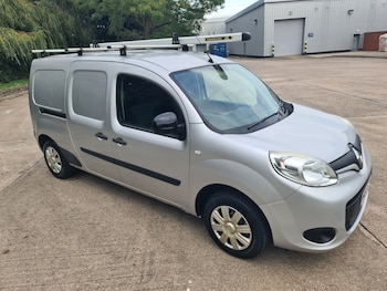 Used Renault Kangoo 2017 for sale - 76301188: Photo