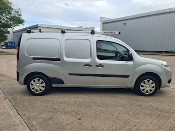 Used Renault Kangoo 2017 for sale - 76301188: Photo