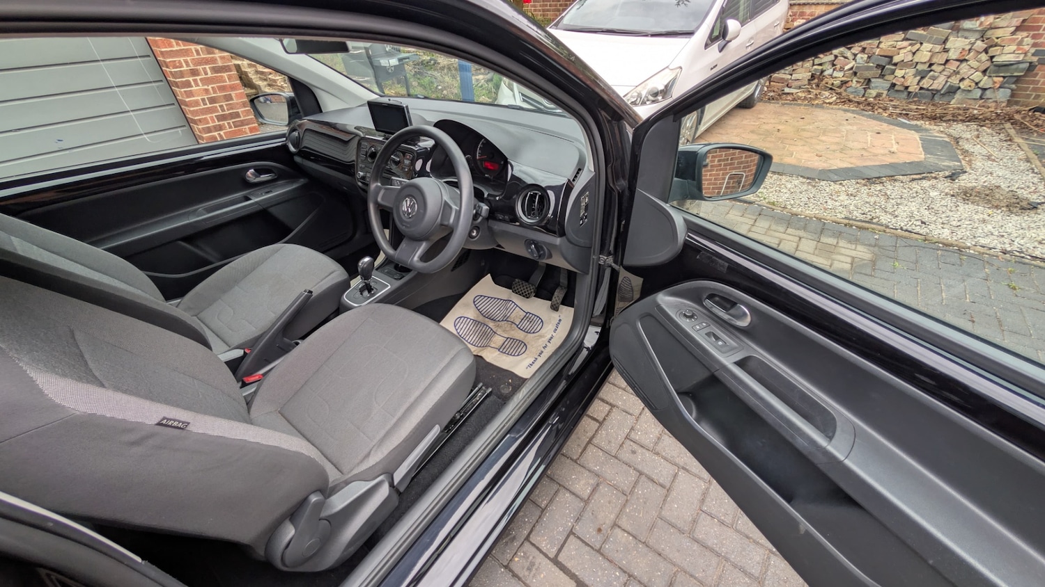 Used Volkswagen up! 2014 for sale - 78212065: Photo 14