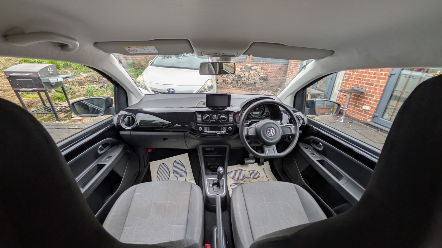 Used Volkswagen up! 2014 for sale - 78212065: Photo 2