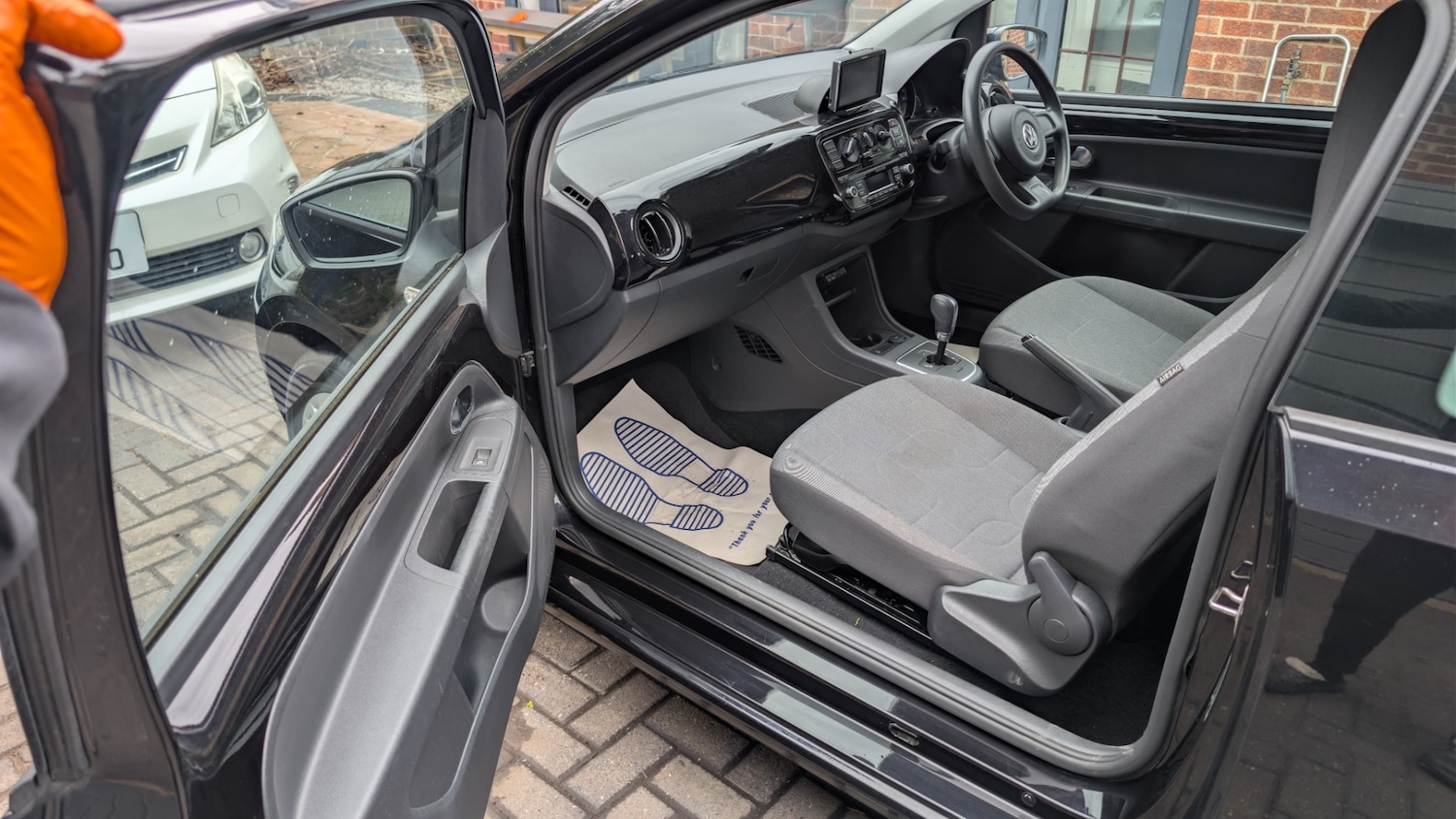 Used Volkswagen up! 2014 for sale - 78212065: Photo 5