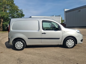 Used Renault Kangoo 2016 for sale - 76305820: Photo