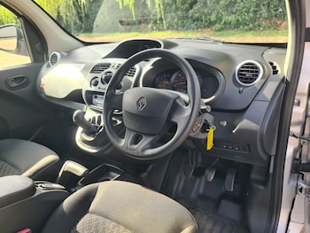 Used Renault Kangoo 2016 for sale - 76305820: Photo