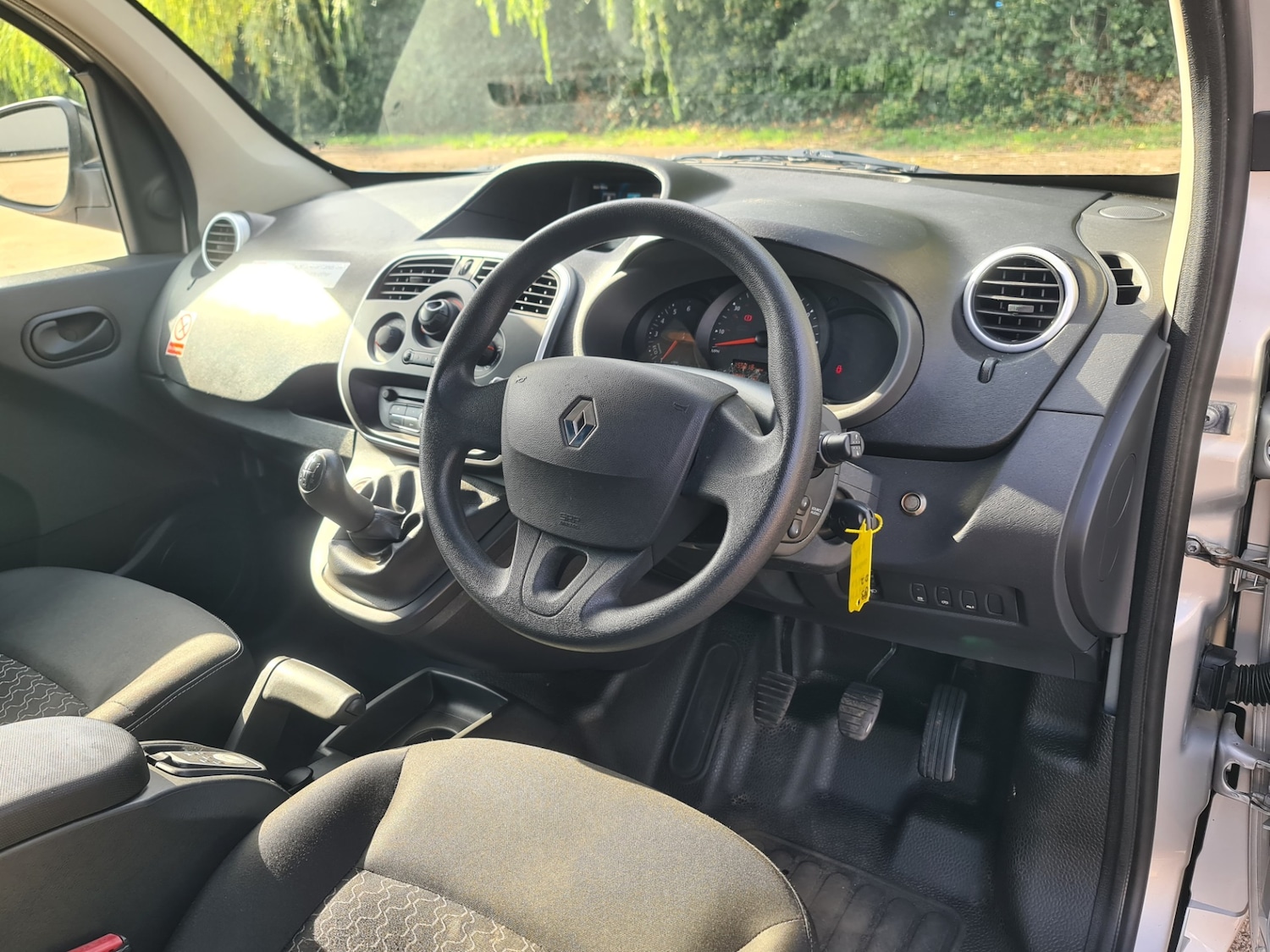 Used Renault Kangoo 2016 for sale - 76305820: Photo 5
