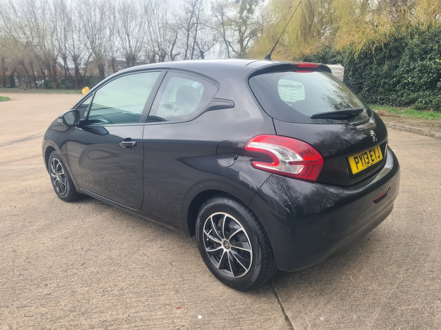 Used Peugeot 208 2013 for sale - 77742571: Photo 18