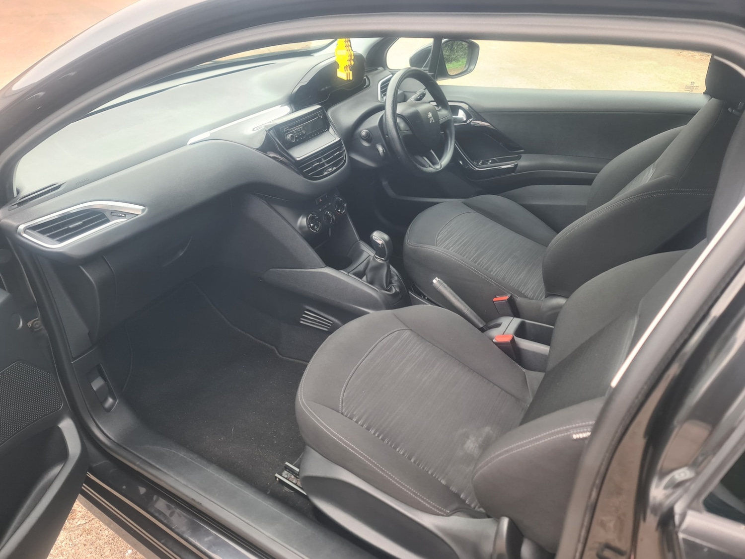 Used Peugeot 208 2013 for sale - 77742571: Photo 5