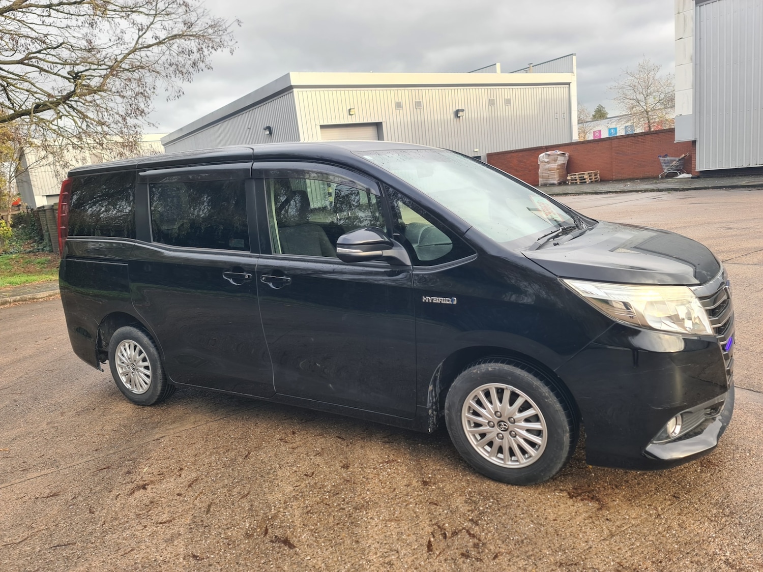 Used Toyota Noah 2015 for sale - 77159042: Photo 1