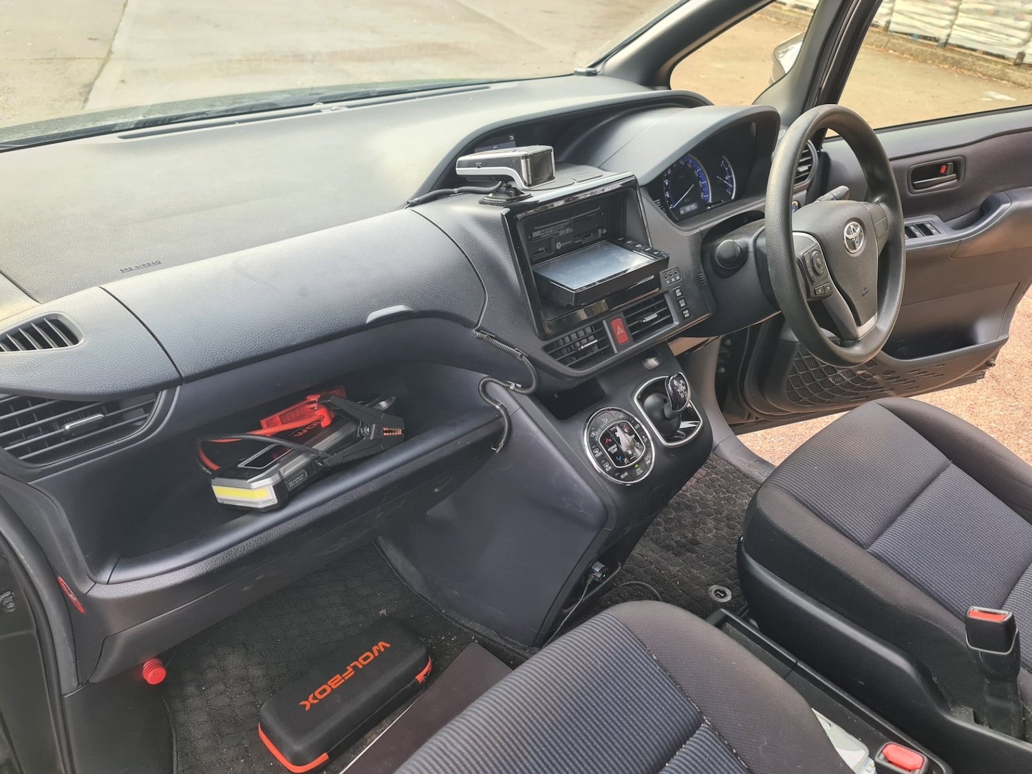 Used Toyota Noah 2015 for sale - 77159042: Photo 13