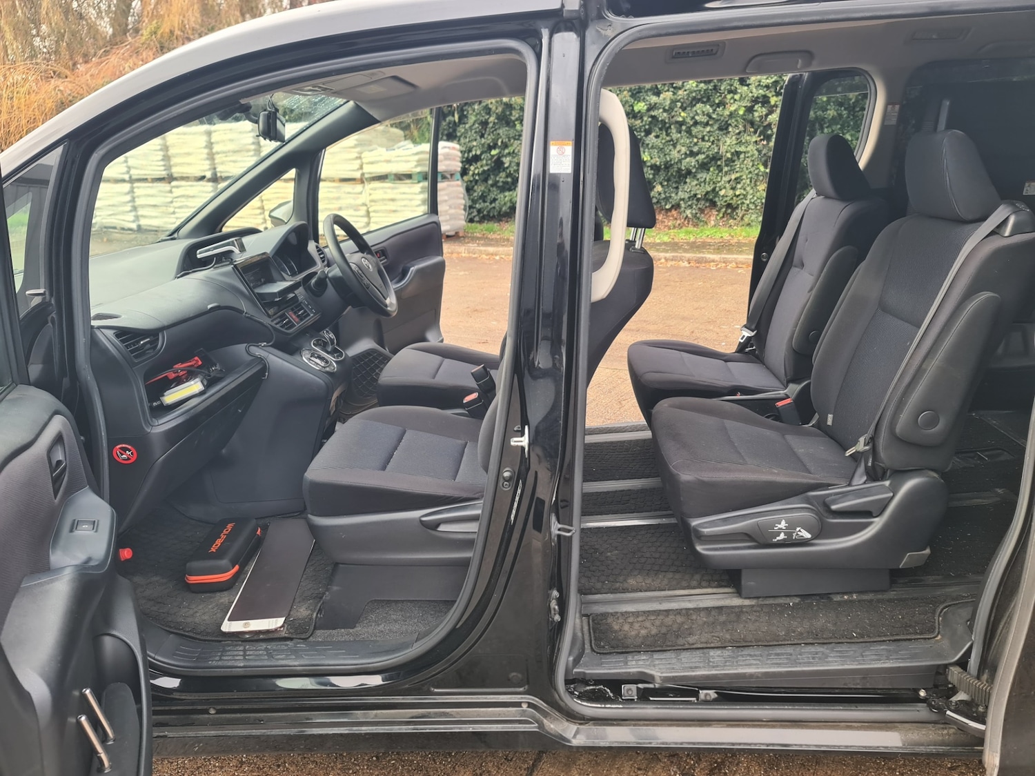 Used Toyota Noah 2015 for sale - 77159042: Photo 3