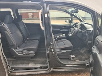 Used Toyota Noah 2015 for sale - 77159042: Photo