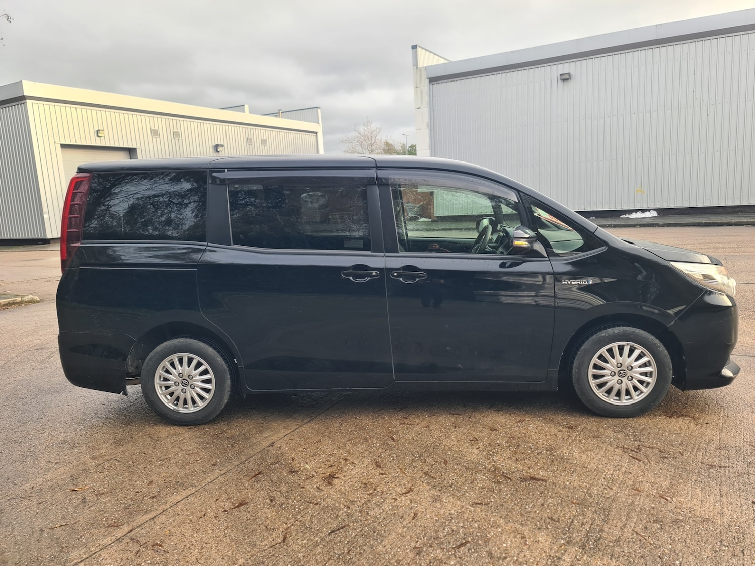 Used Toyota Noah 2015 for sale - 77159042: Photo 9