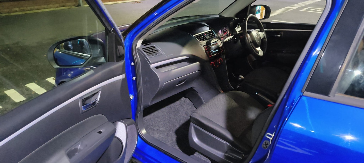 Used Suzuki Swift 2011 for sale - 76706982: Photo 10