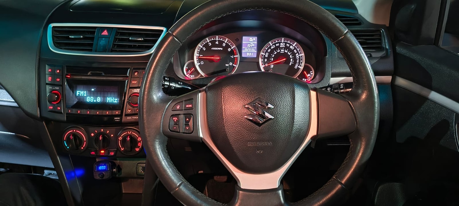 Used Suzuki Swift 2011 for sale - 76706982: Photo 4