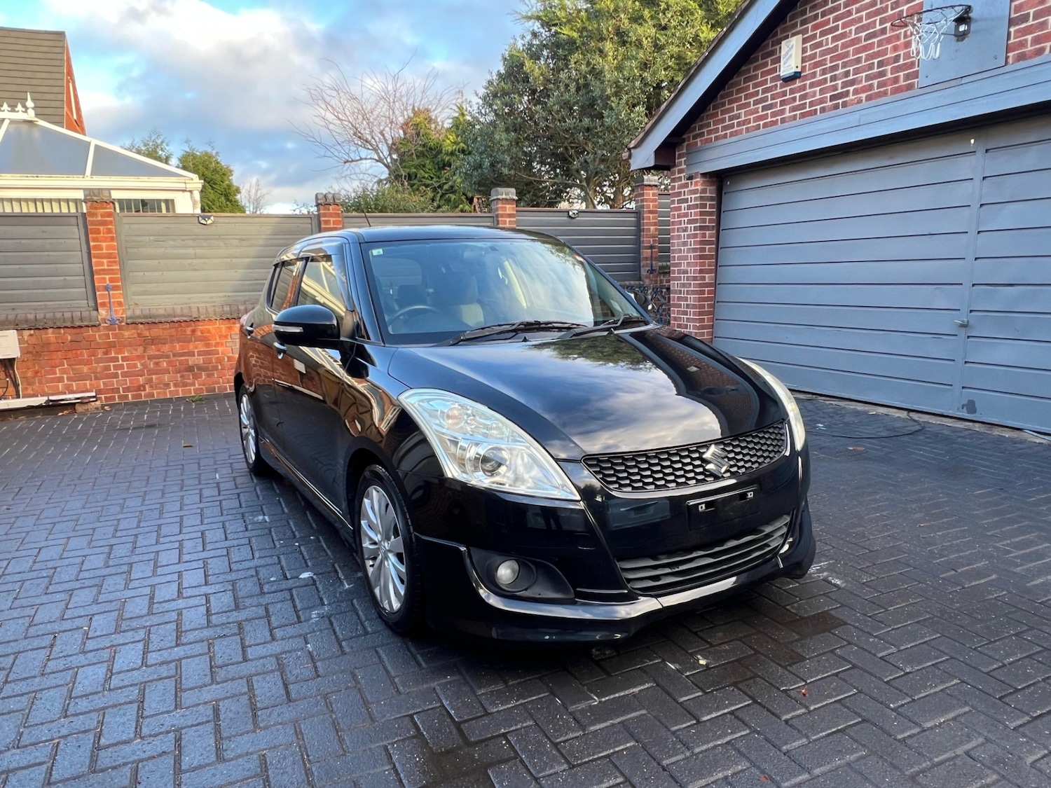 Used Suzuki Swift 2012 for sale - 76807119: Photo 1