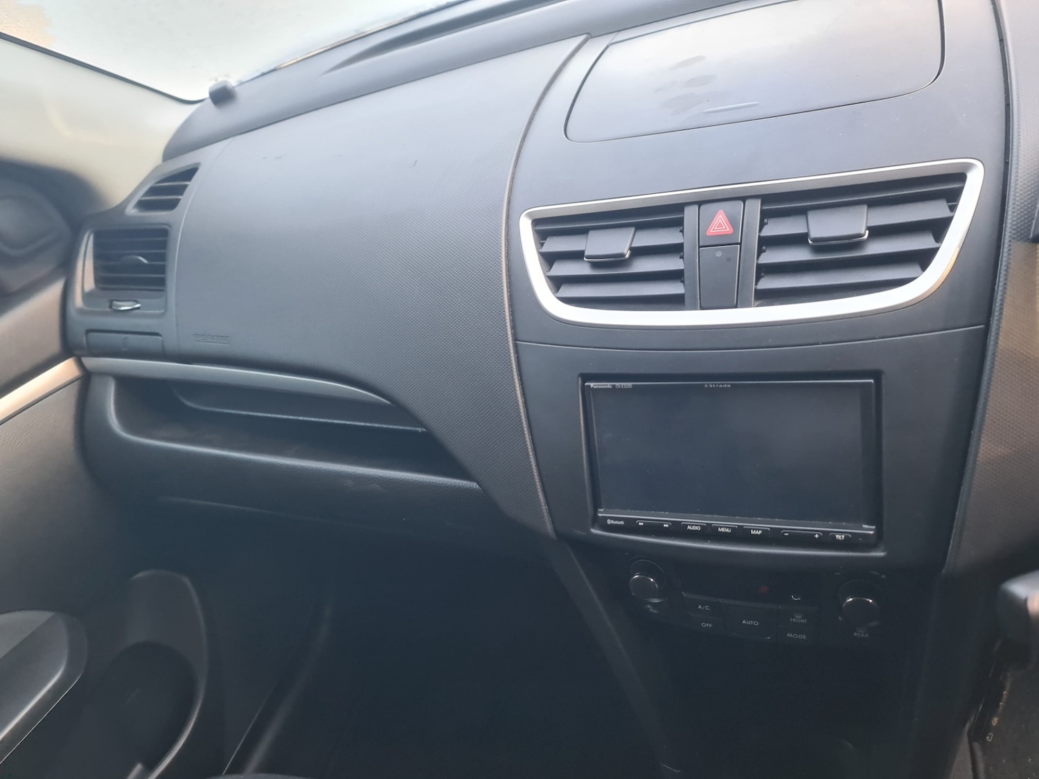 Used Suzuki Swift 2012 for sale - 76807119: Photo 13