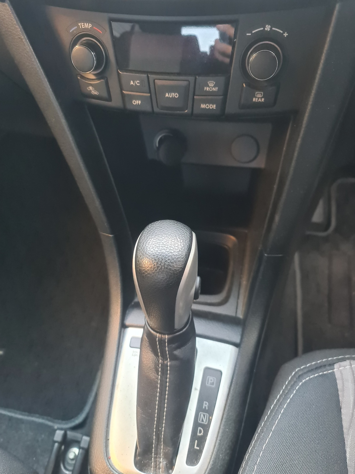 Used Suzuki Swift 2012 for sale - 76807119: Photo 2