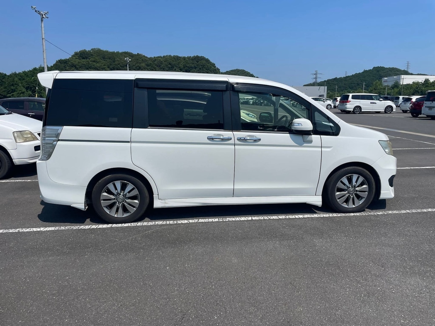 Used Honda Stepwagon 2014 for sale - 77160771: Photo 1