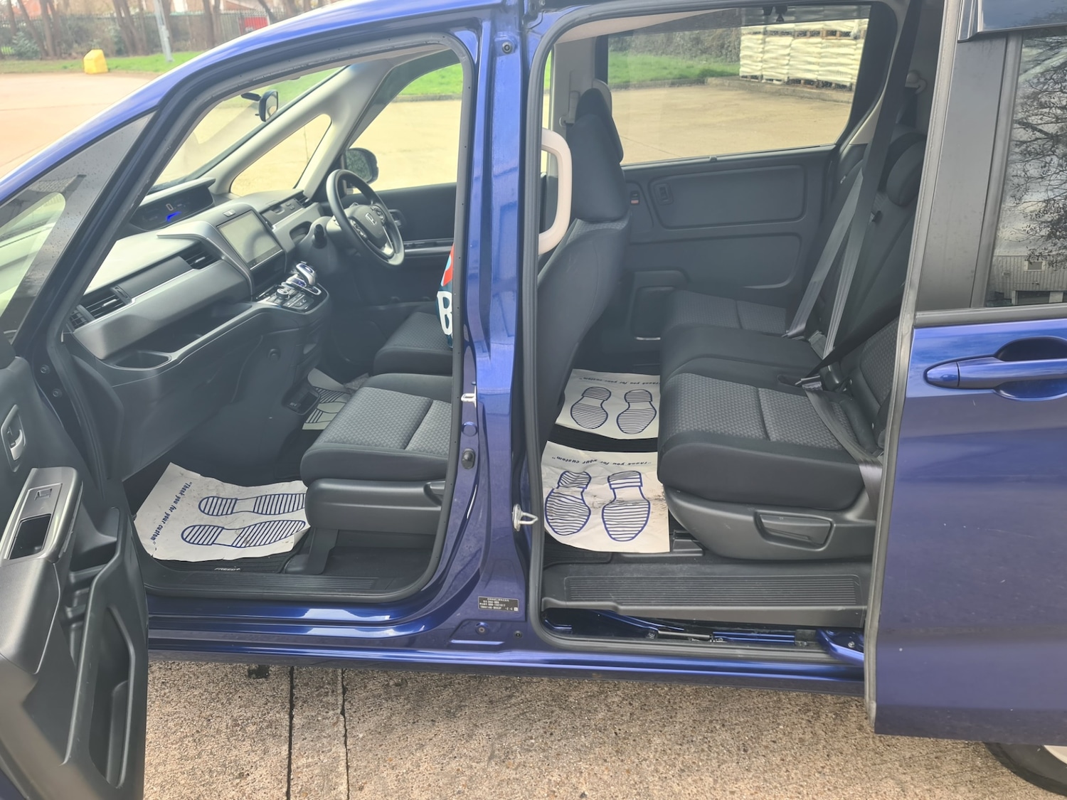 Used Honda Freed 2016 for sale - 77651085: Photo 2