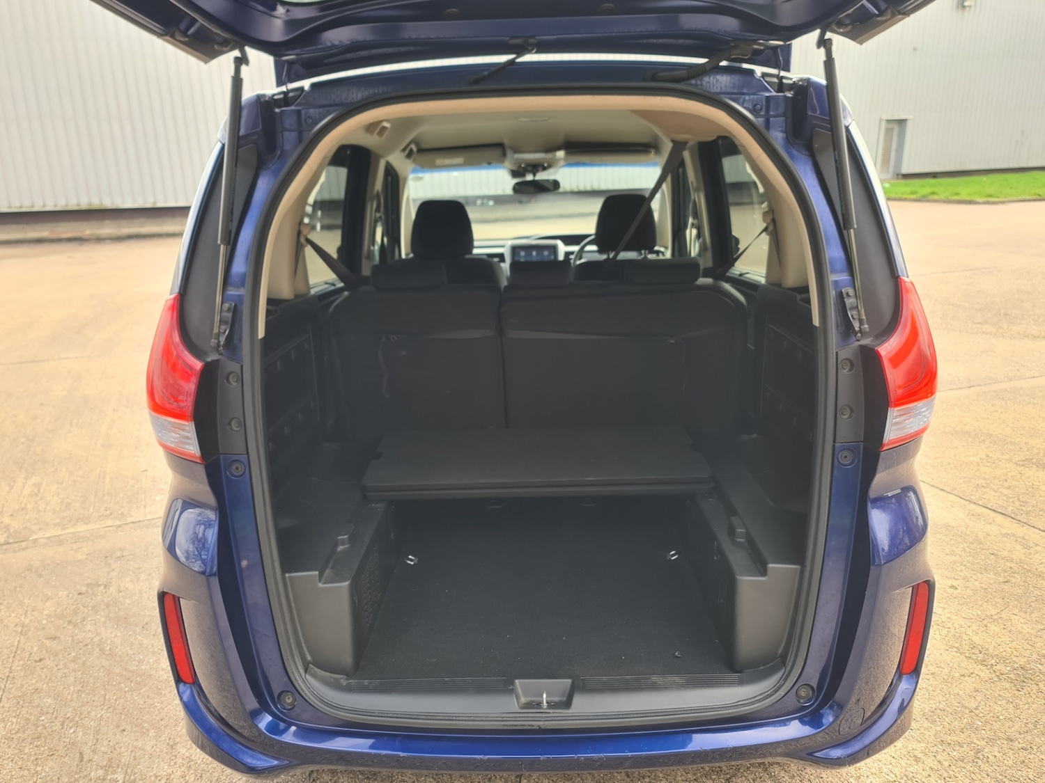 Used Honda Freed 2016 for sale - 77651085: Photo 4