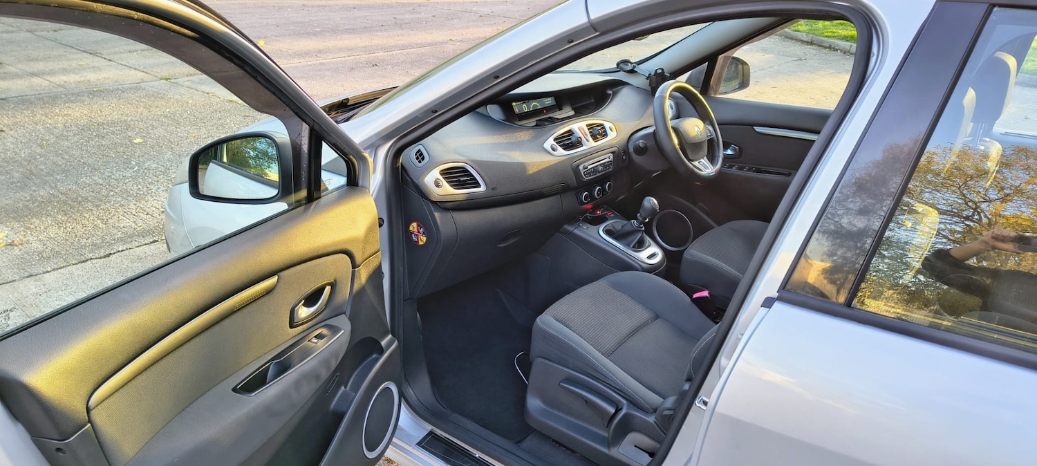 Used Renault Scenic 2009 for sale - 76302074: Photo 4