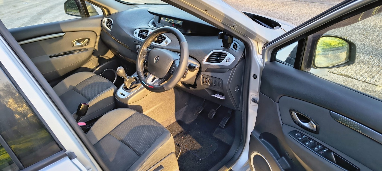 Used Renault Scenic 2009 for sale - 76302074: Photo 9