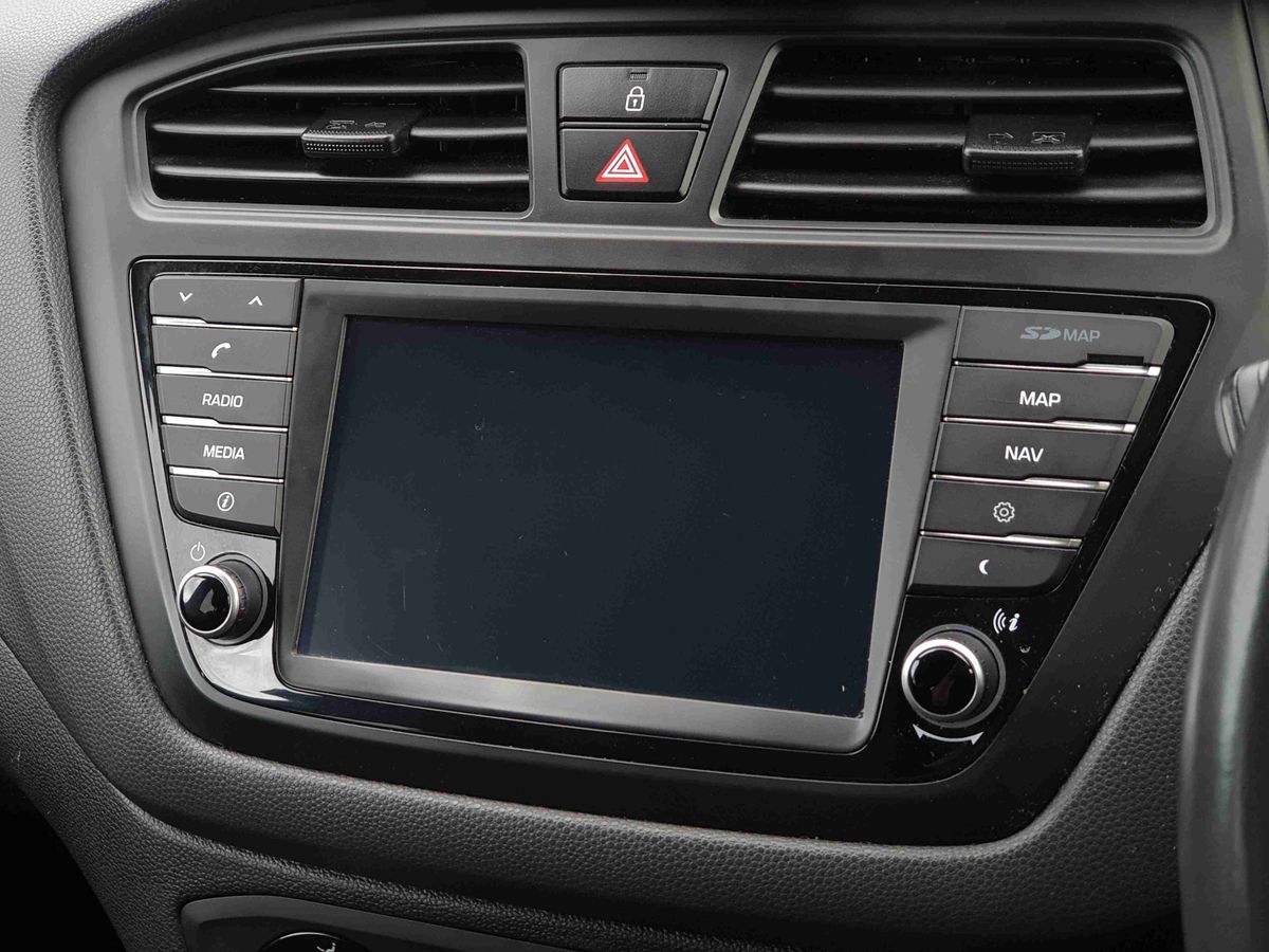 Used Hyundai i20 2018 for sale - 77648058: Photo 19