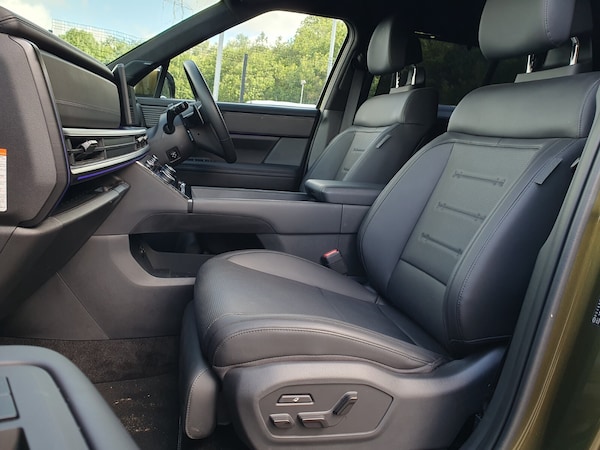 Used Hyundai Santa Fe 2025 for sale - 75471234: Photo 8