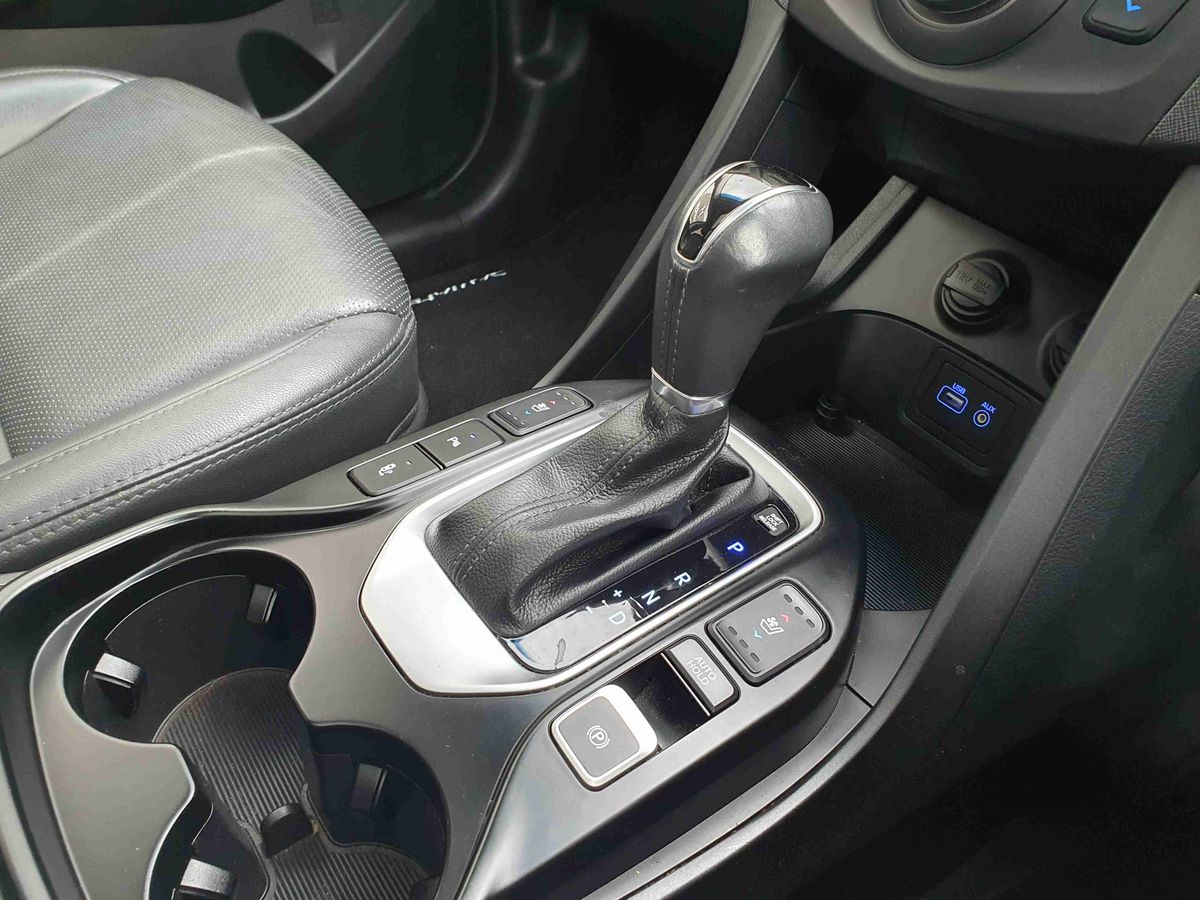 Used Hyundai Santa Fe 2017 for sale - 76539910: Photo 24