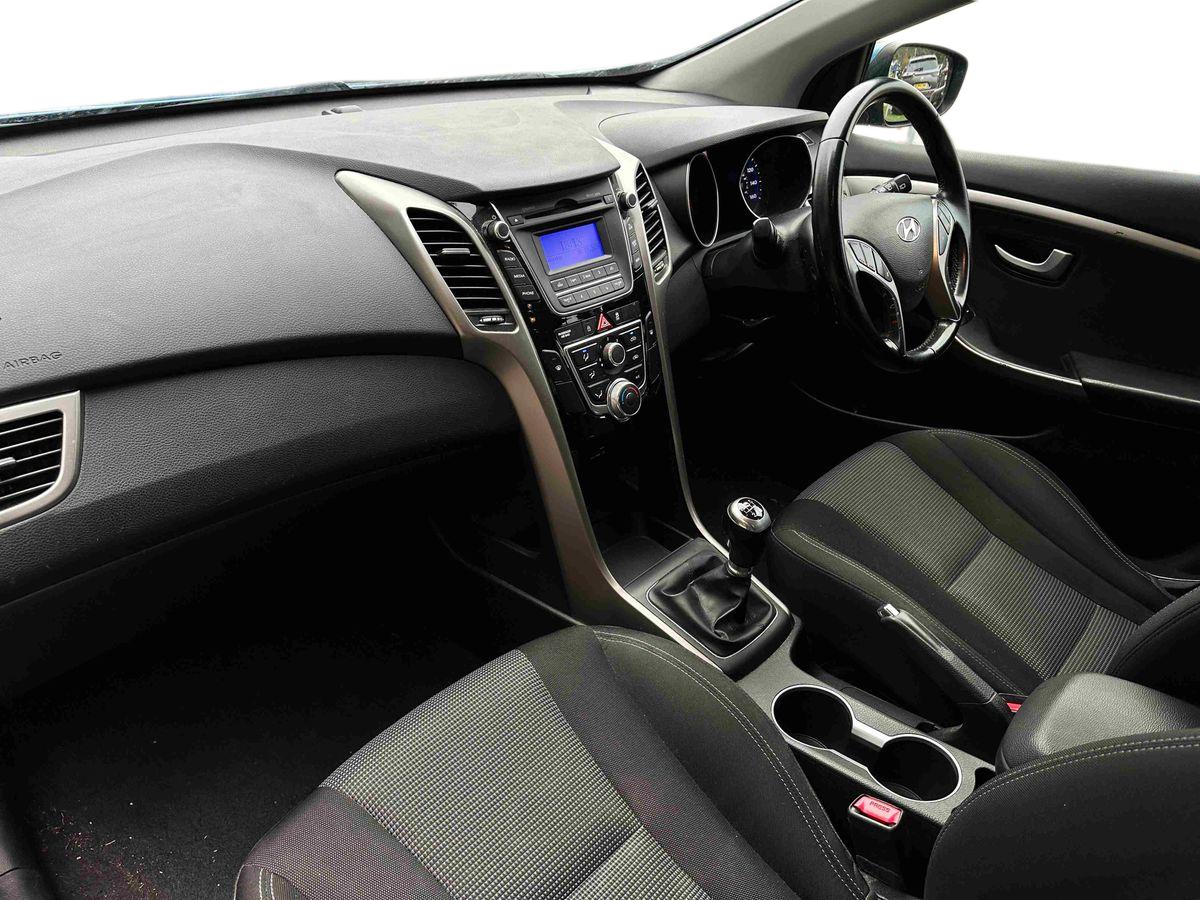 Used Hyundai i30 2015 for sale - 76602988: Photo 15