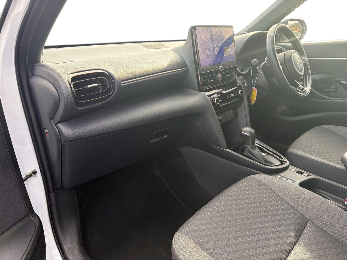 Used Toyota Yaris Cross 2024 for sale - 77726047: Photo 15