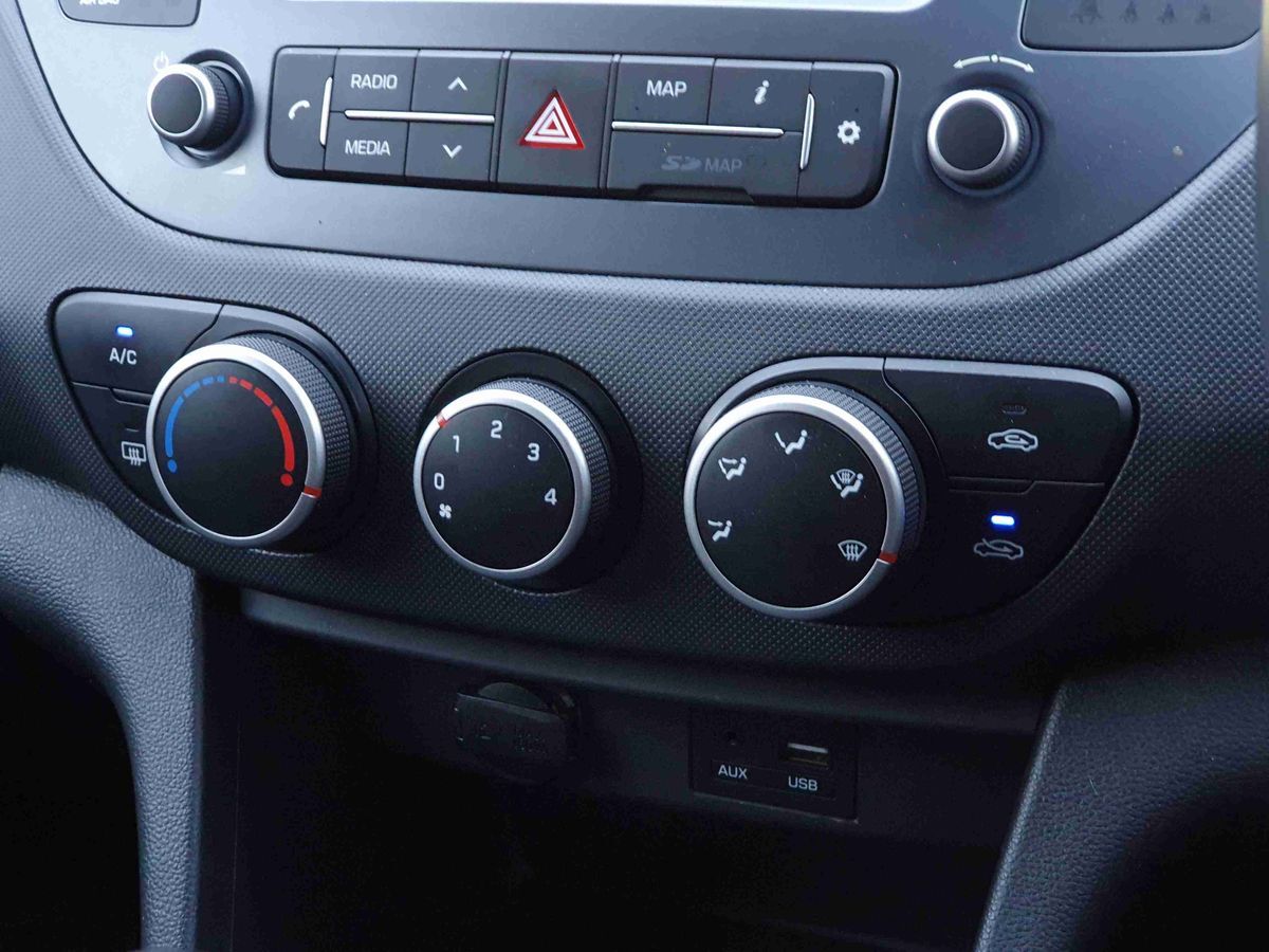 Used Hyundai i10 2019 for sale - 77576360: Photo 19