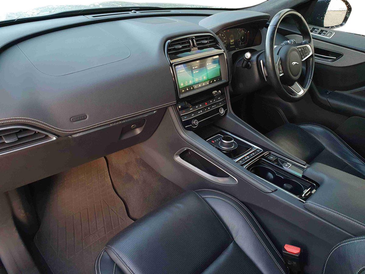 Used Jaguar F-Pace 2019 for sale - 76796210: Photo 15