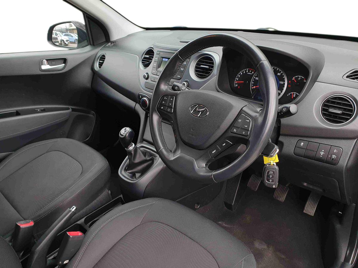 Used Hyundai i10 2017 for sale - 77927331: Photo 10